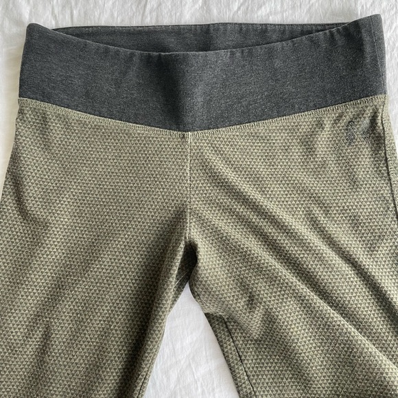 Victoria’s Secret The Everywhere Legging - Picture 6 of 7